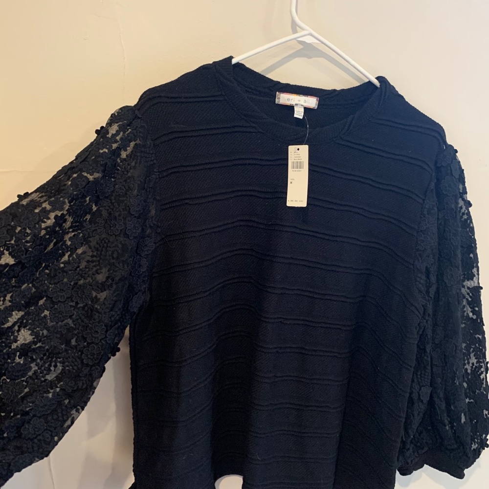 Eri & Ali lace sleeve top sz M